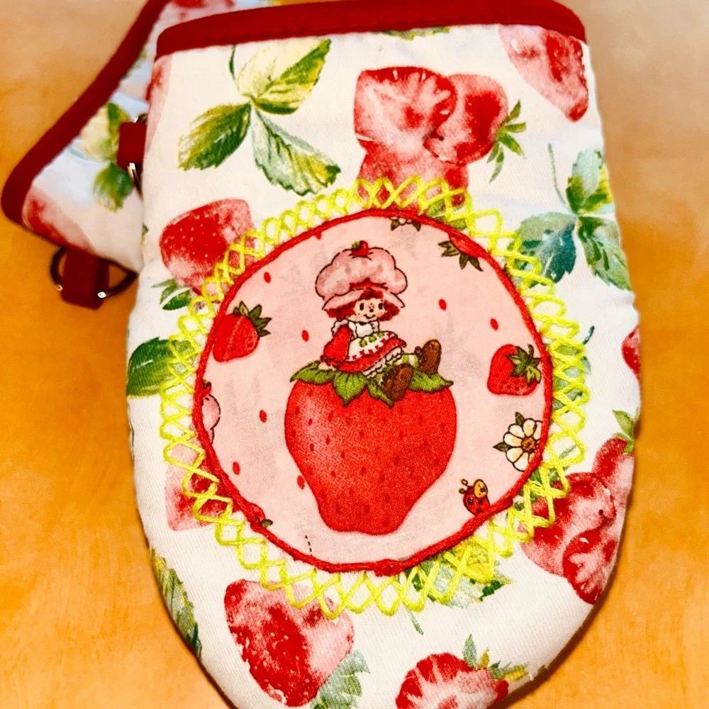 Strawberry Shortcake Handcrafted Kitchen Mittens Retro Cartoon One Of aKind